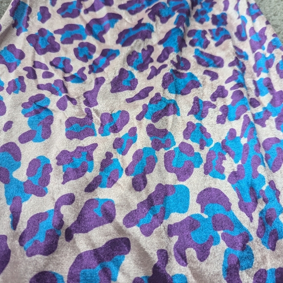 Velvety blue & purple leopard print pink dress - Picture 2 of 4